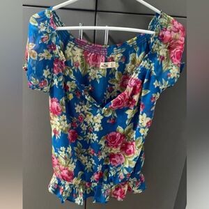 Hollister Flower Shirt size Small